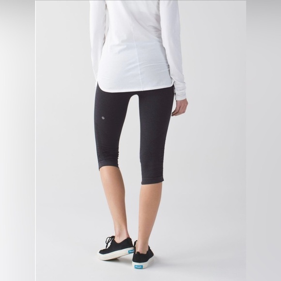 Lululemon | In The Flow Crop II | Heathered Deep Coal - Picture 1 of 8